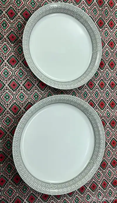 طقم الضيافه كاسات وصحون. للبيع غير مستخدم 4