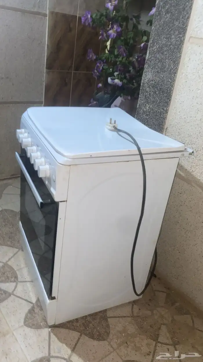 سلام عليكم فرن للبيع مافيه اي مشكلة على السوم 0