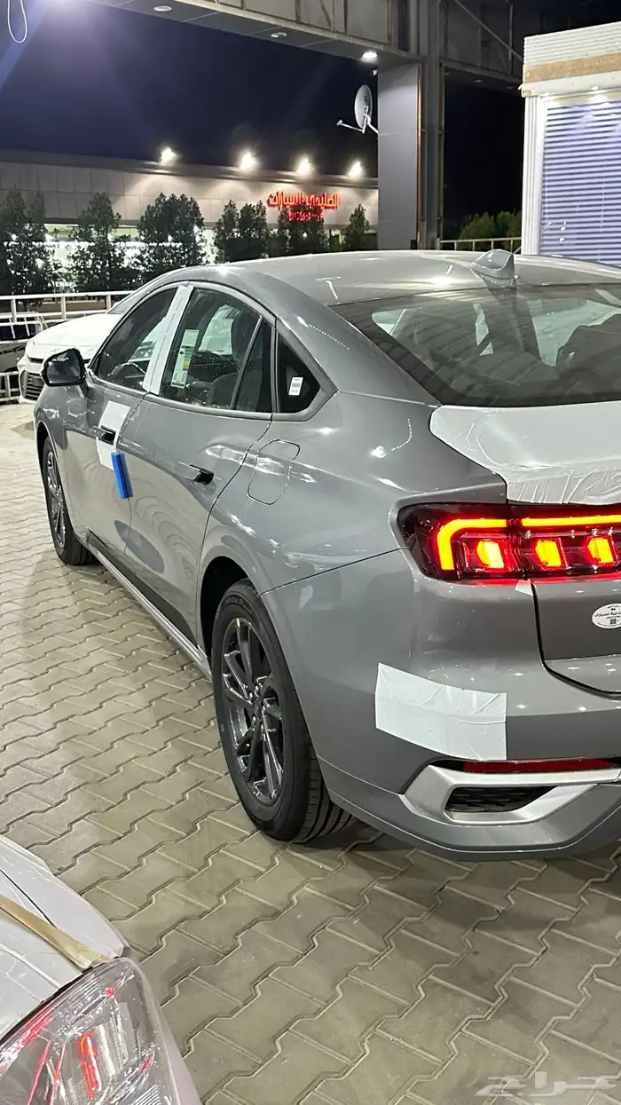 فورد تورس امبيانتي استاندر جديد 2025 5