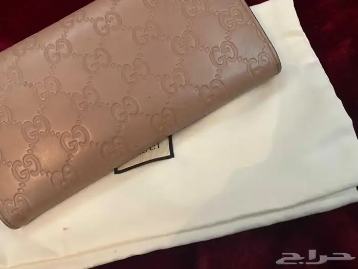 محفظة قوتشي نسائية 1
