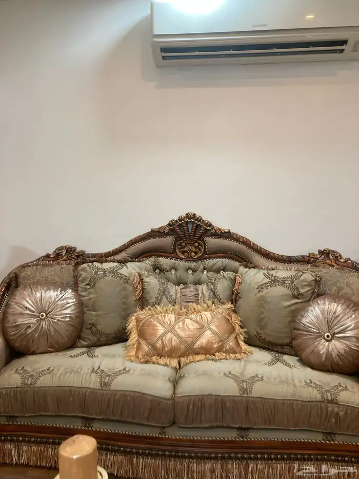 كنب و طاولات للبيع و شقق للايجار 3