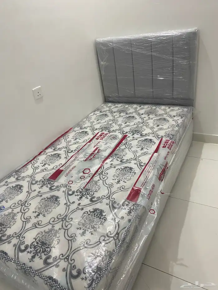 سراير خشب فندقي مخمل مبطن نوعيه ممتازة 1