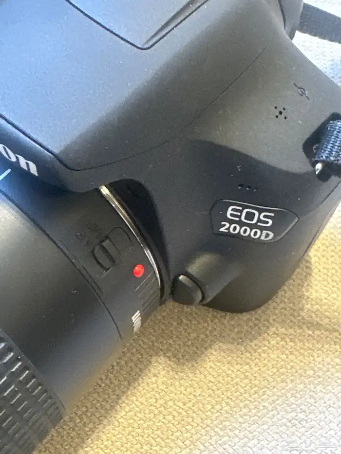 كاميرا canon اصدار 2000 1