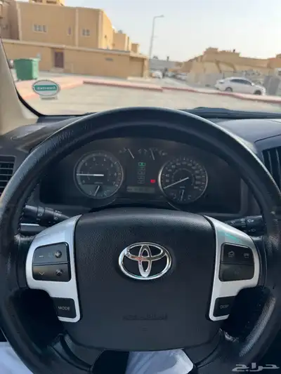 تويوتا لاندكروزر 2010 8