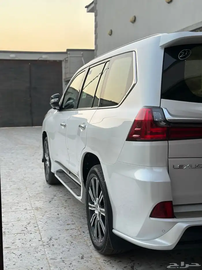 جيب لكزس 750 LX 14