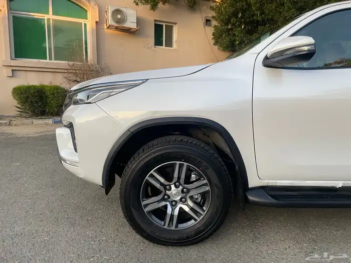 فورتشنر 2023 بحالة الوكالة vx1(تم البيع) 3