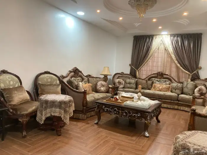 كنب و طاولات للبيع و شقق للايجار 5