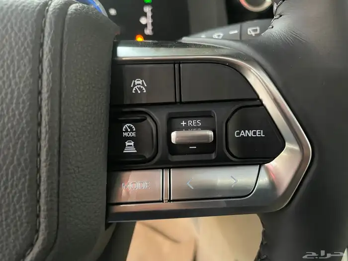 تويوتا لاند كروزر 2025 فئهGXR L3 سعودي(بنزين)3.5L 13