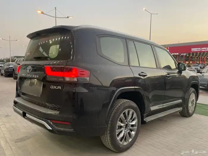 تويوتا لاند كروزر 2025 فئهGXR L3 سعودي(بنزين)3.5L 4