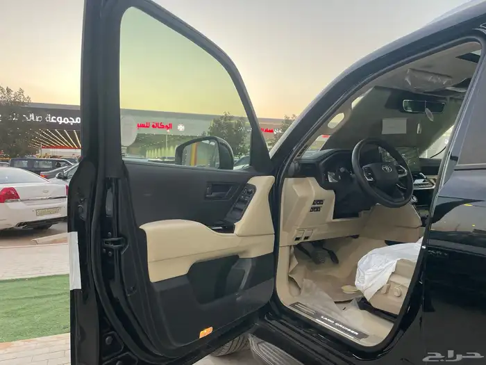 تويوتا لاند كروزر 2025 فئهGXR L3 سعودي(بنزين)3.5L 7