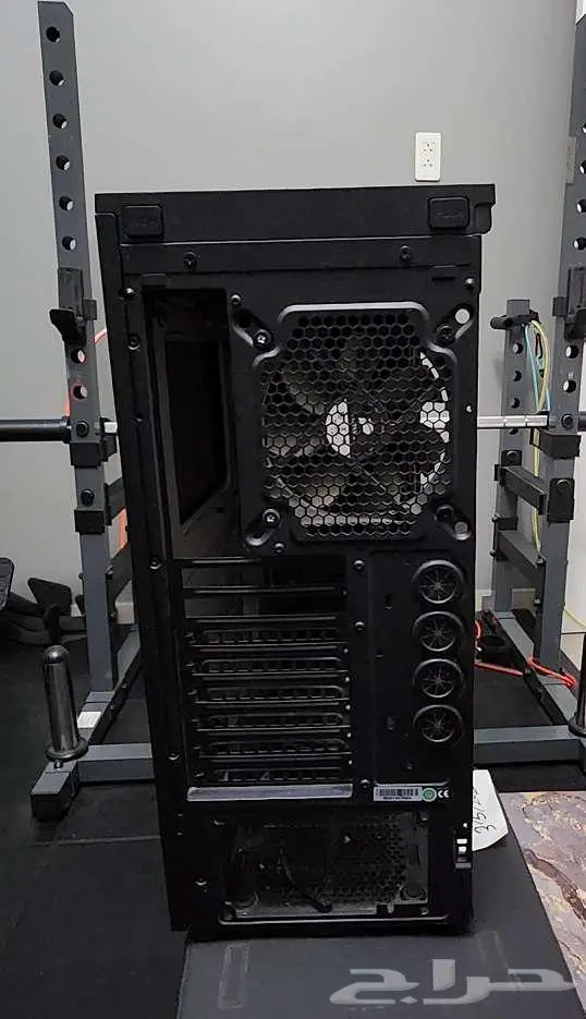 للبيع صندوق كمبيوتر كيس Corsair 550D 3