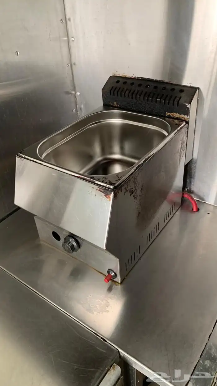 فود تراك للبيع مع ماطور 4