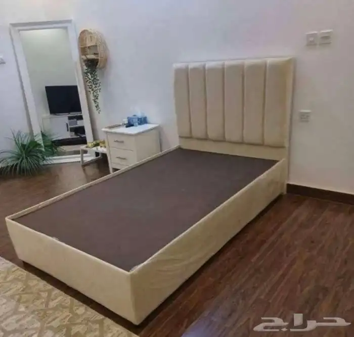 سراير خشب فندقي مخمل مبطن نوعيه ممتازة 3