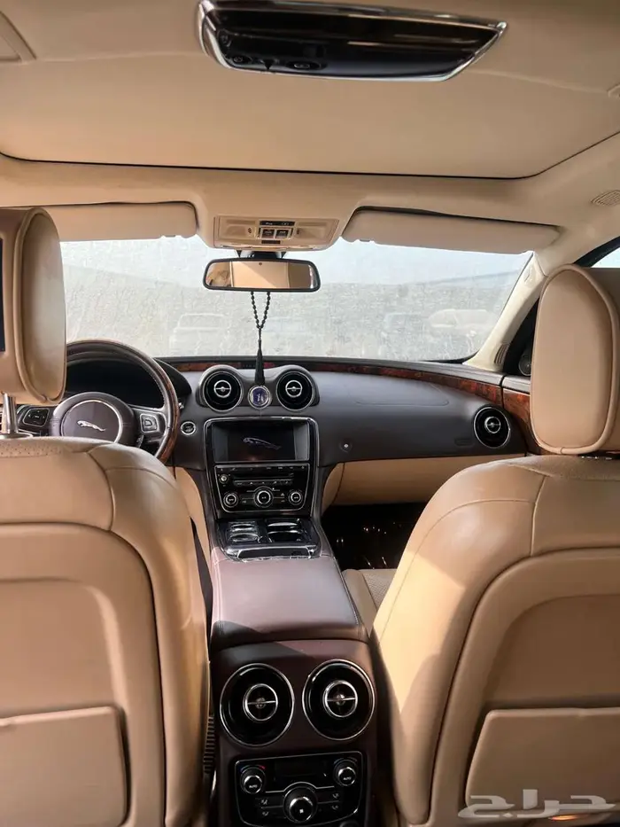 جاكوار XJ موديل 2013 نظيفه جدا  تحتاج ماكينه 10