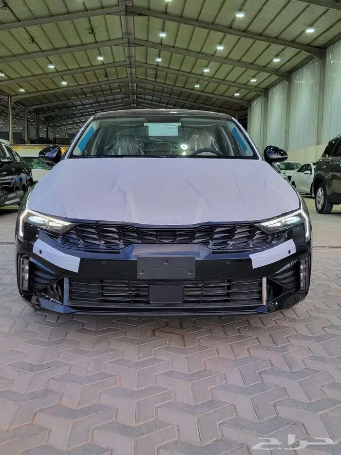 كيا K5 GLS موديل 2025 نص فل لون أسود 0