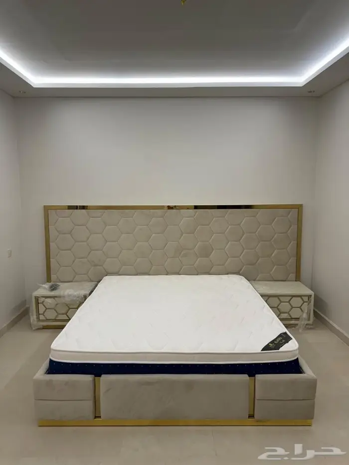 سرير ومرتبة 0