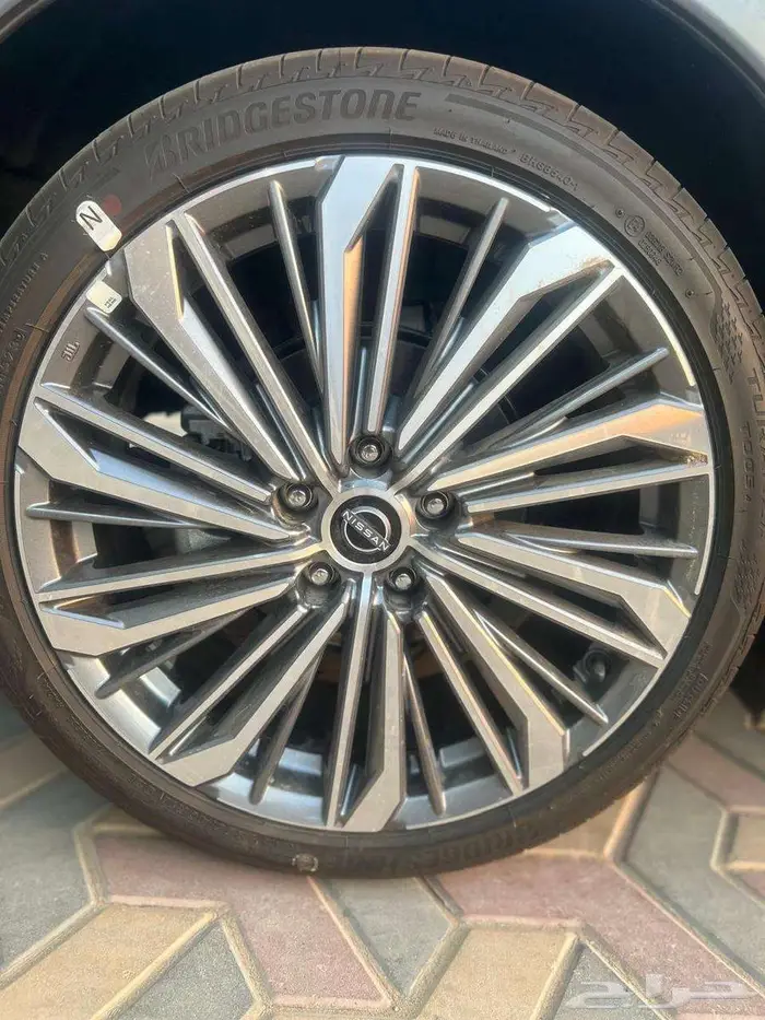 تتوفر فئات نيسان التيما اصفار لمبيعات النقد والبنوك بأقل ربح 17