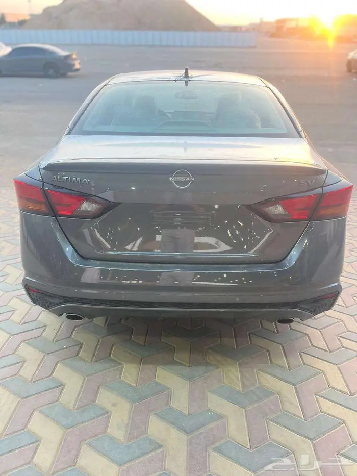 تتوفر فئات نيسان التيما اصفار لمبيعات النقد والبنوك بأقل ربح 6