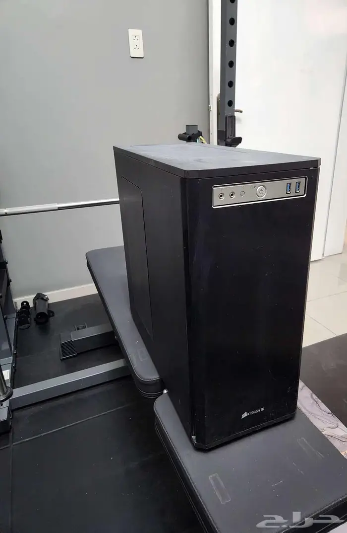 للبيع صندوق كمبيوتر كيس Corsair 550D 1