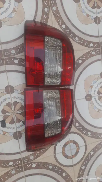 توجد قطع غيار بورش كاين 2006 5