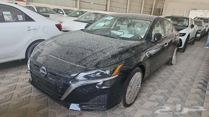 تتوفر فئات نيسان التيما اصفار لمبيعات النقد والبنوك بأقل ربح 3