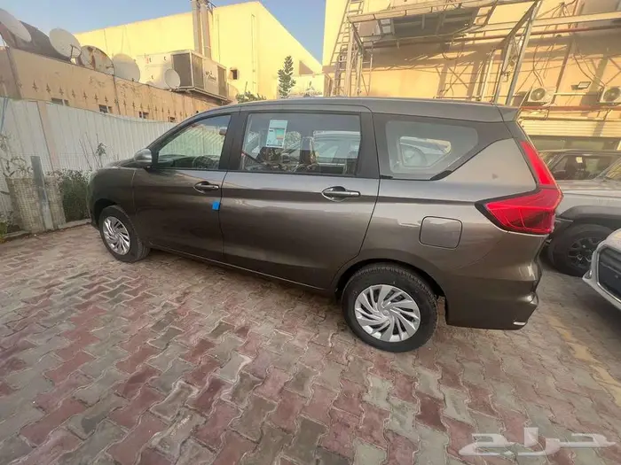 سوزوكي ارتيجا 7 راكب 2025 كاش واقساط 3