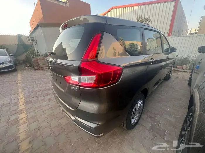 سوزوكي ارتيجا 7 راكب 2025 كاش واقساط 4