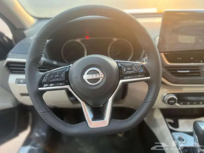 تتوفر فئات نيسان التيما اصفار لمبيعات النقد والبنوك بأقل ربح 11