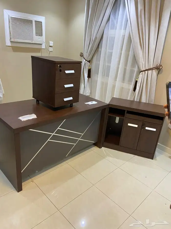 كنب جلد مكتبي و مكاتب ادارية فخم و كراسي انتظار 23
