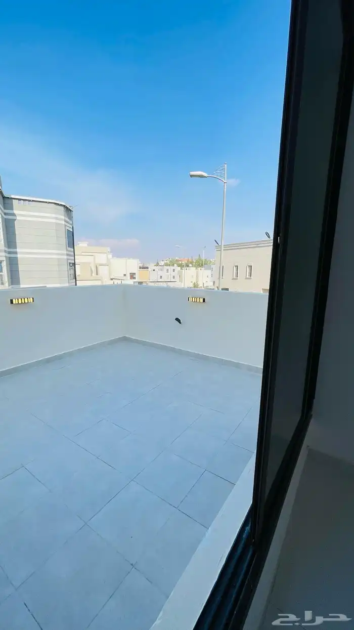فله للبيع بين ابها والخميس 1