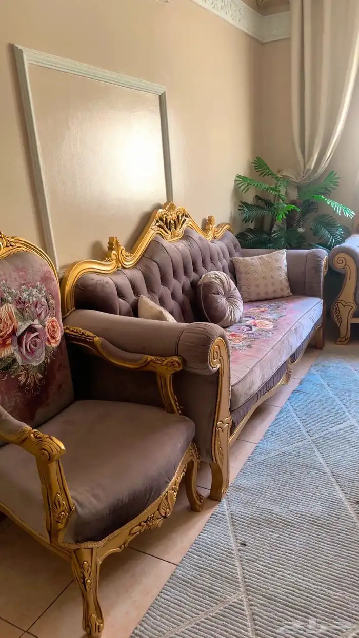 كنب موديل ملكي فاخر للبيع 1