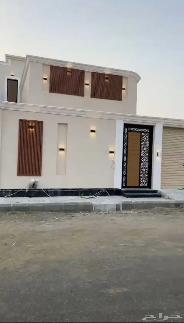 للبيع فله دور درج جانبي نظام شقق حي الرياض الجزء دال 0