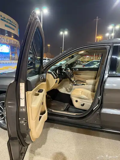 Grand Cherokee 2017 جراند شروكي V8 12