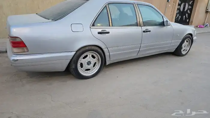 مرسيدس شبح موديل 98 يحمل لوحه مميزه 1