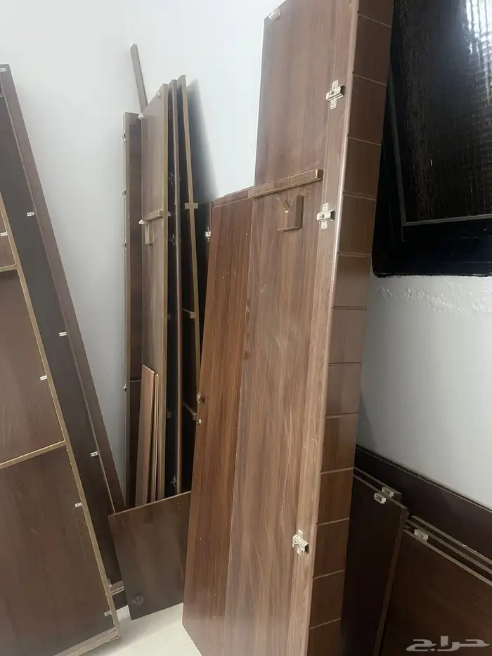 دولاب كبير بني 0