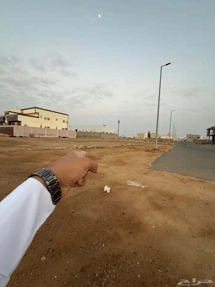 ارض شارعين للبيع النعيم ب مساحه 770 2