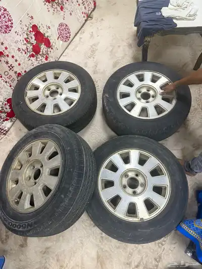 للبيع جنوط فورد 2006 اتوقع انها وكاله الحد 500 مع الكفرات 1