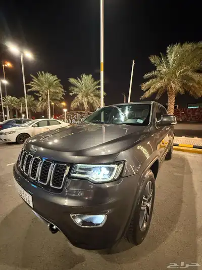 Grand Cherokee 2017 جراند شروكي V8 4