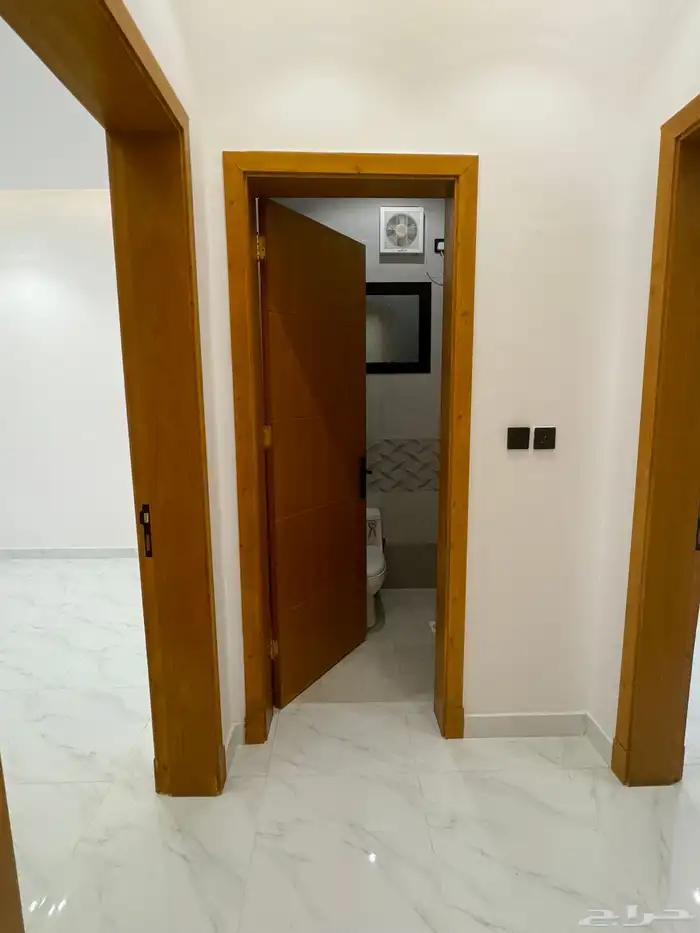فيلا للبيع حي الرياض جدة 18