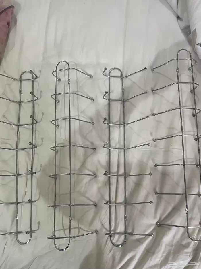علاقات ملابس لمن يحتاجها مجانا 0