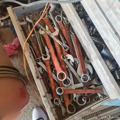 رافعة سيارات مع جميع ملحقاتها 2