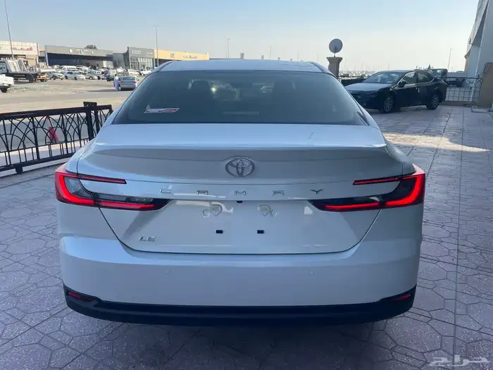 تويوتا كامري موديل 2025 LE بنزين 5