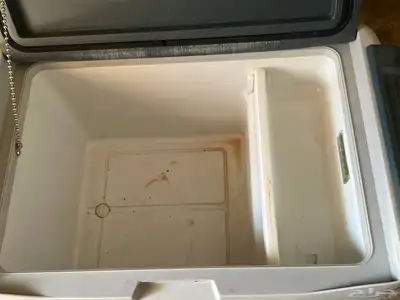 ثلاجه كهربائيه سياره 2
