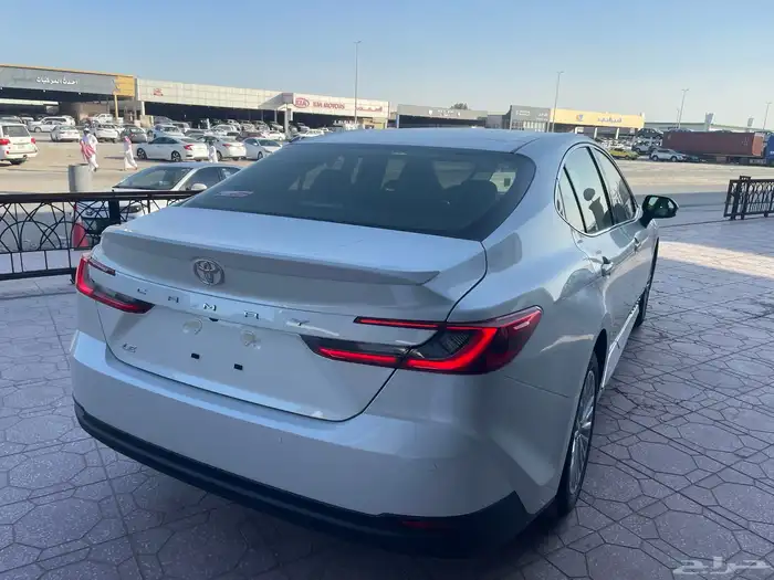 تويوتا كامري موديل 2025 LE بنزين 4