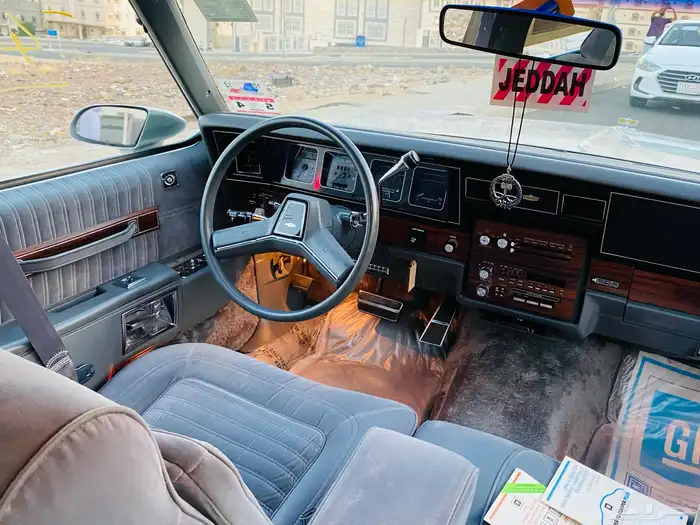 شيفروليه كابريس 1990 مخزن تم البيع 49