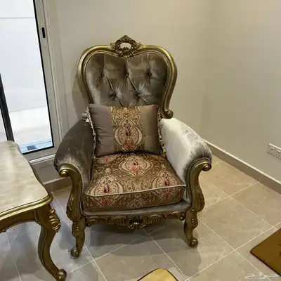 قطعتين كنب فردي مع طاولتين 2