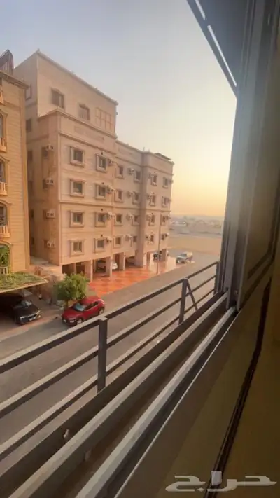 شقة واجهه امامية على واجهتين حي المروة جدة 2