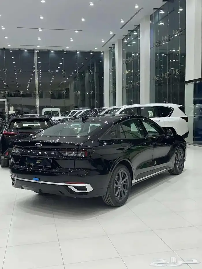 فورد تورس امبيانتي 2025 اقساط وكاش مع عازل وخدمات مجانيه 3