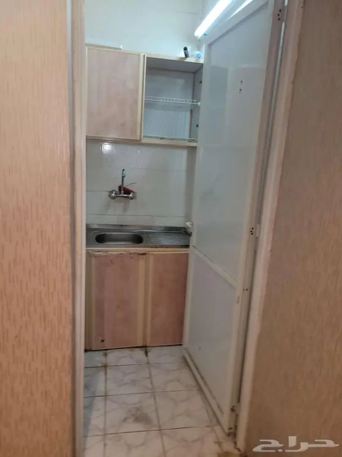 للايجار غرفه وحمام ومطبخ مدخل مستقل عن العماره 0