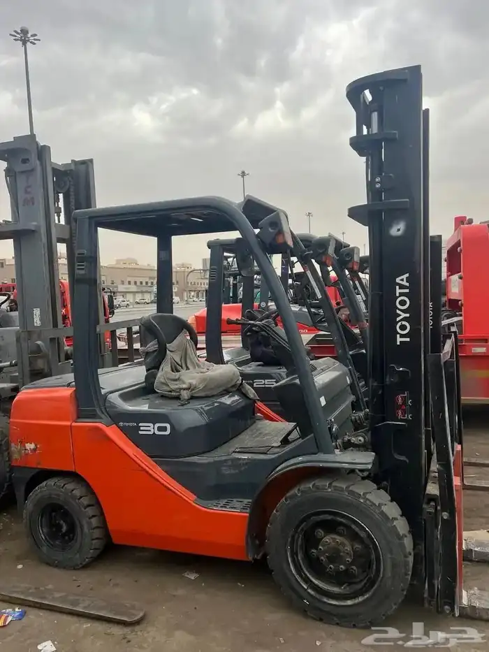 فوركللفت للايجار رافعة شوكية للايجار رافعات شوكية للايجار 6